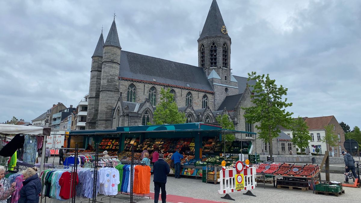 (+) Deinzenotering balanceert op een dun koord