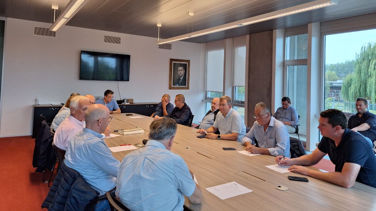 (+) Deinzenotering blijft ondanks druk overeind 