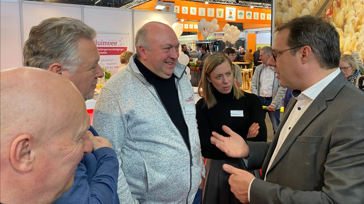 (+) Nu verlenging dubbele bijdrage Sanitair Fonds op tafel ligt, dringt Landsbond Pluimvee erop aan om abnormale leegstand in rekening te brengen bij premieberekening