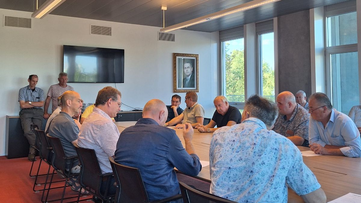 (+) Producenten halen opslag van 2 cent binnen na stevig debat