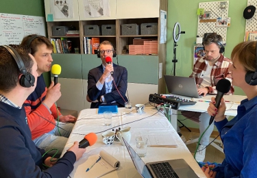 Boeren en experten maken eerste landbouwpodcast over stikstof in Vlaanderen