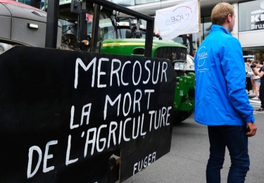 (+) Europese Commissie zet eigen productie in uitverkoop en laat Mercosur vrijhandelsakkoord in werking treden